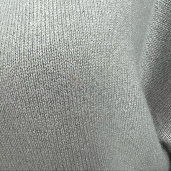 CHICO’S Women’s 100% Cashmere Pullover Sweater Sz 1-Small 8/10 Gray Flaws/Stain - Picture 12 of 13